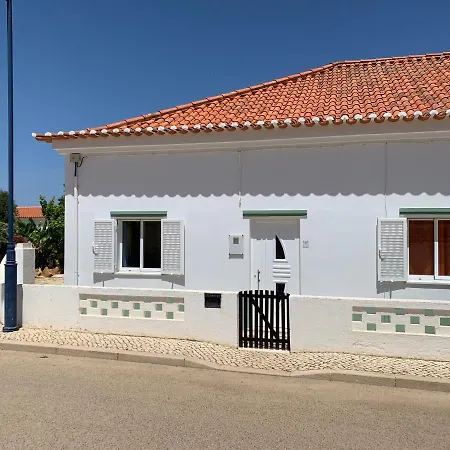 Casa Fagundes Com 3 Quartos